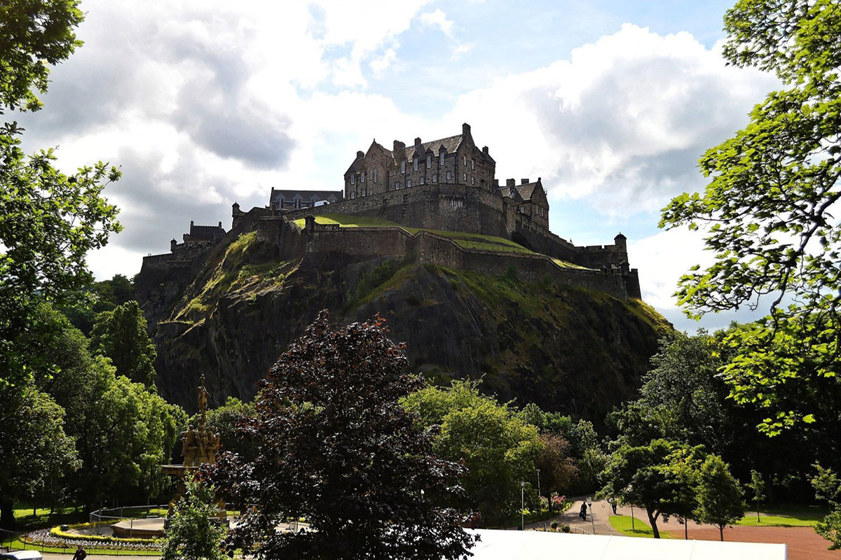 Edinburgh Castle - Forthview Luxury Lodges Edinburgh Castle - Forthview Luxury Lodges