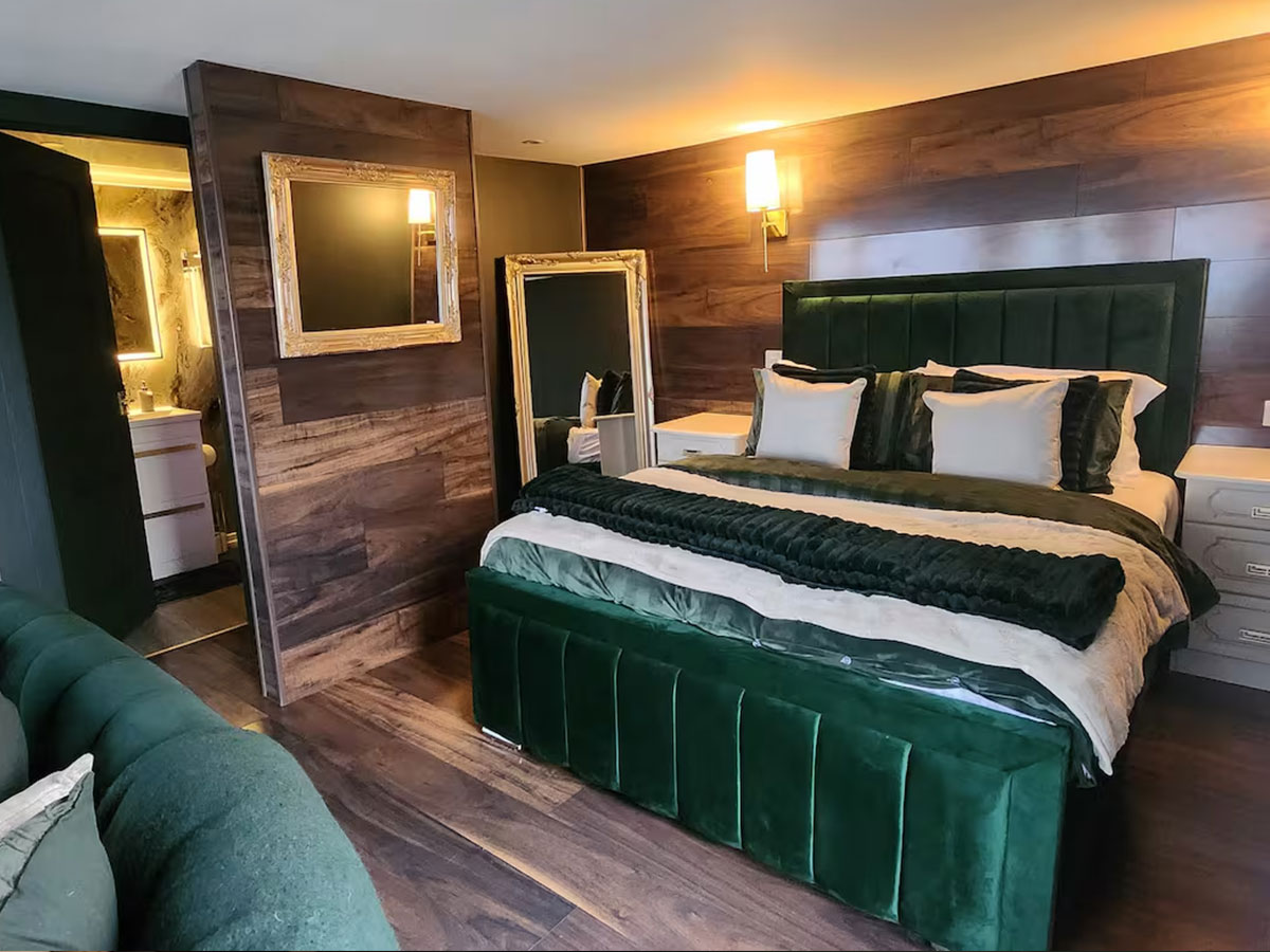 Bedroom - Carberry Lodge